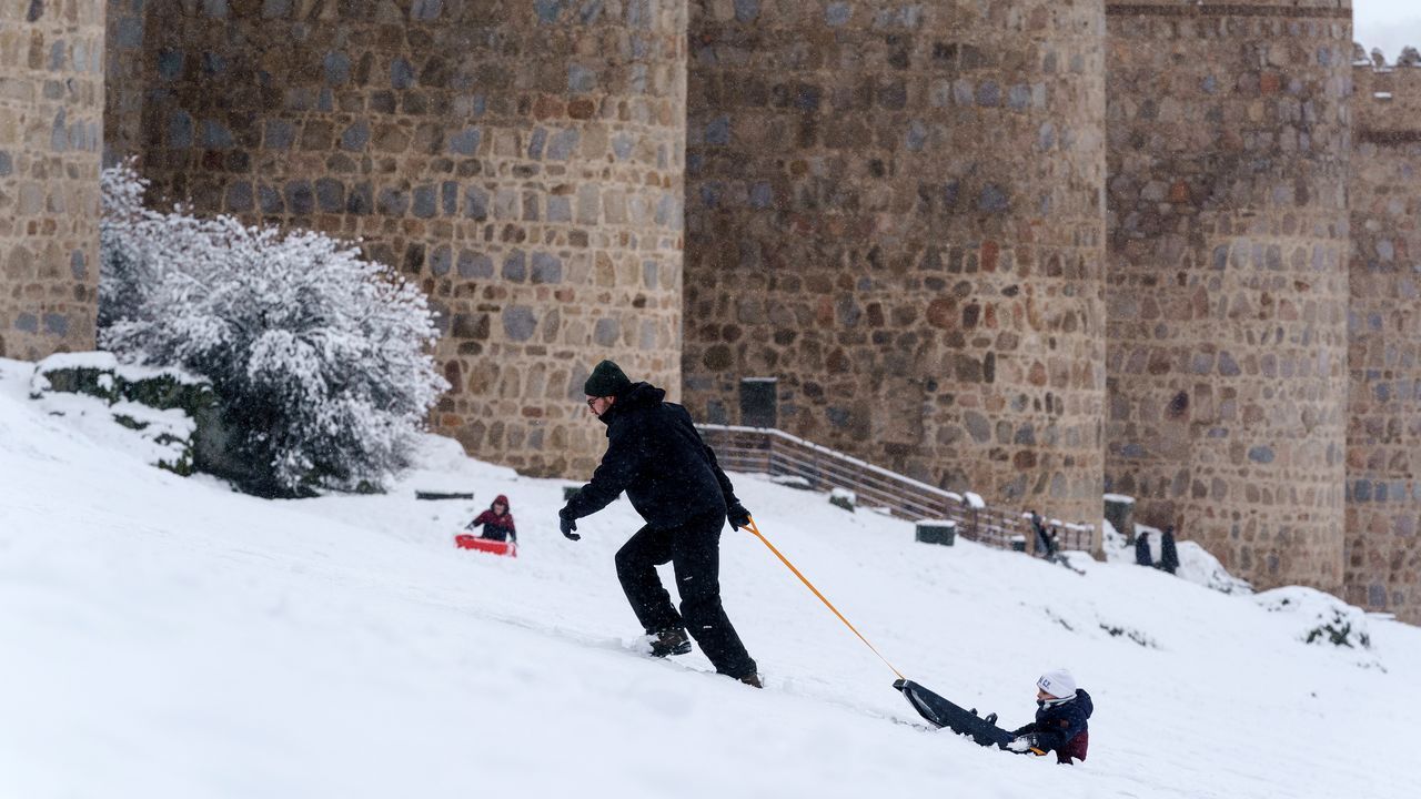 Once comunidades en alerta por nieve, lluvia y oleaje, tres de ellas en nivel naranja