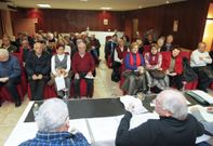 Los emigrantes retornados se reunieron en Santiago para analizar su situaci�n. 