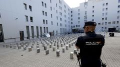 La droga intervenida en la operacin Saona, desplegada este lunes en el cuartel de Lonzas, en A Corua.