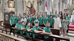 Ofrenda floral del Arenteiro en el templo de la Veracruz