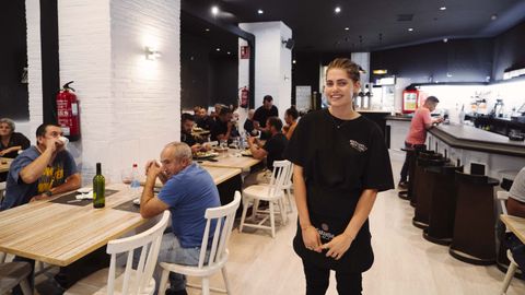 Gisela Dorado, una de las propietarias del Peregrinus, en la reapertura del local