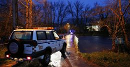 Protecci�n Civil vigila el entorno de Ribadavia ante la crecida del r�o Avia. 