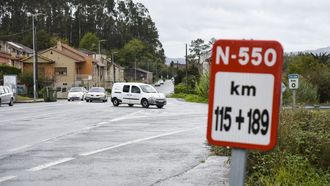 Cruce de Alba que comunica la N-550 con la carretera de Vilagarcía de Arousa