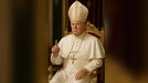 Imagen que Donald Trump public en la red social Truth de l mismo disfrazado de papa