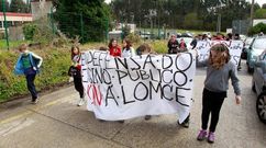 Los manifestantes, esta ma�ana en Oleiros.