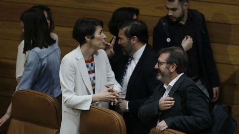 Ana Pontn, junto a Lus Bar y otros miembros del BNG.