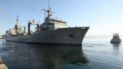 El �Cantabria� zarpando de su base del Arsenal