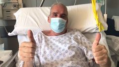 �ngel Grande, de 56 a�os, en su habitaci�n de planta del hospital Montecelo, en Pontevedra, centro donde ingres� el 2 de febrero 