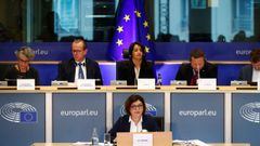 La futura comisaria de Transportes, Andrea Valean, promete defenderi � los intereses de Espa�a� en el aeropuerto de Gibraltar