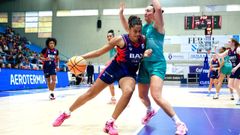 Tayra en una acci&oacute;n del partido disputado frente al Estepona.