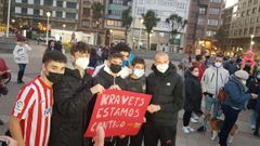 Seguidores sportinguistas muestran su apoyo al defensa ucraniano Vasyl Kravets