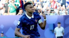  Kylian Mbappe, que anot� un gol de penalti para Francia.