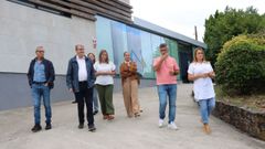 Manuel Pardo, durante la visita a la biblioteca del Concello de Cenlle.