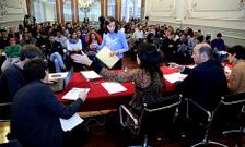 Miles de j�venes de toda la provincia se presentaron el a�o pasado al primer plan de becas provincial.