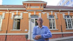 Fidel Cibeira, delante de la Cocina Econ�mica, entidad con la que colabora hace ya mucho tiempo