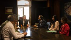 Fernndez Lores y Borja Martn asistieron a la reunin entre representantes del Concello de Pontevedra y de Prezero
