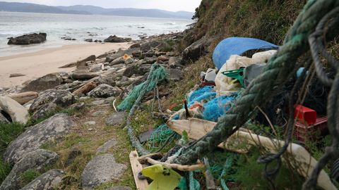 VERTEDEROS  INCONTROLADOS EN LA COMARCA DEL BARBANZA
