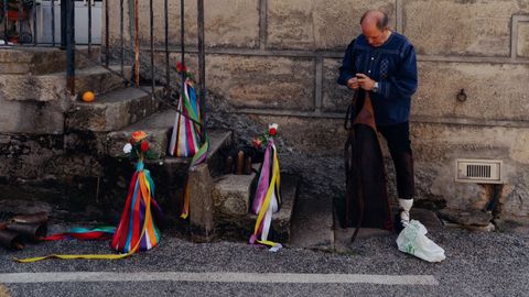 Vibomask reactivó el entroido.Cuarenta y siete grupos de España y Portugal participaron en el desfile de la mascarada ibérica en Viana do Bolo y Vilariño de Conso