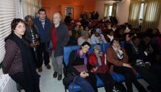 Luz�a Oca, a la izquierda, estuvo acompa�ada, entre otros, por el profesor Bernardo Penabade. 