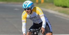 El subinspector Vicente Allo, en una prueba de ciclismo.
