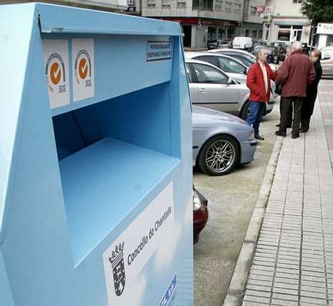 Uno de los contenedores se halla en la plaza de Galicia.