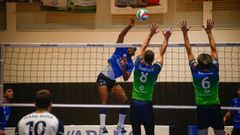 Romero, que cuaj� una buena actuaci�n, golpea la pelota