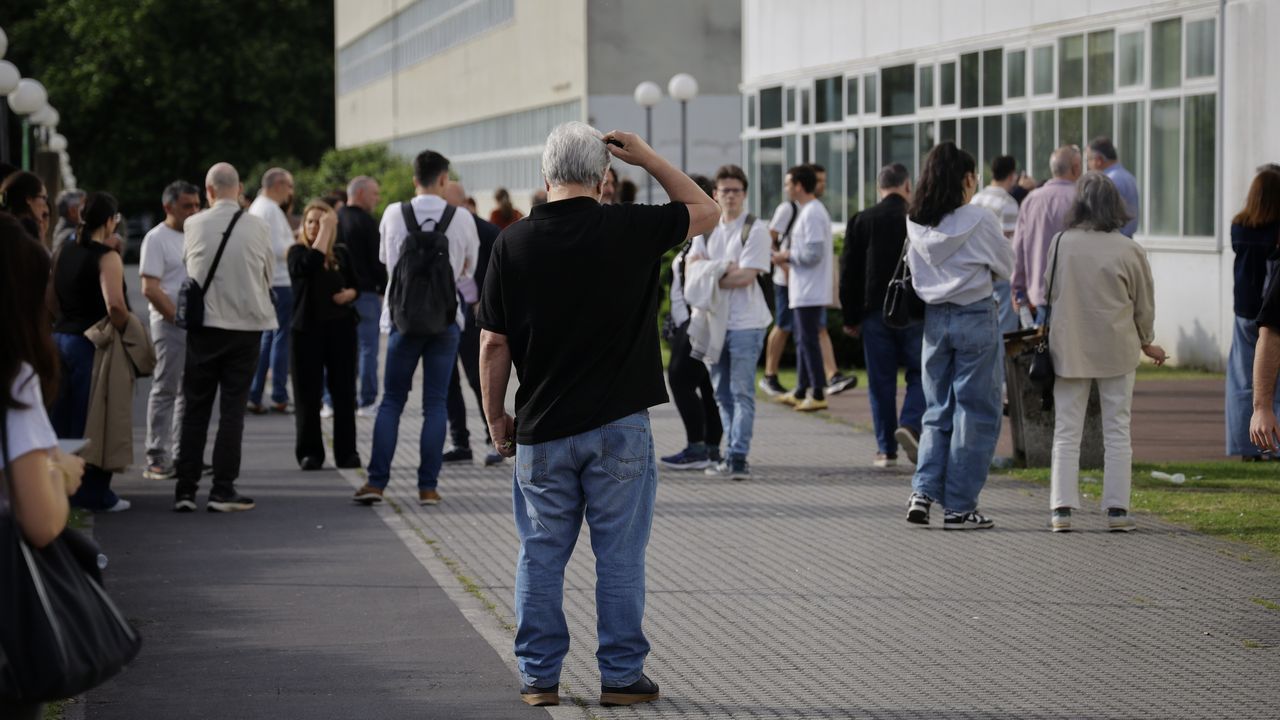 Más de 3.600 opositores se examinan en el campus de Elviña para acceder a la administración general del Estado