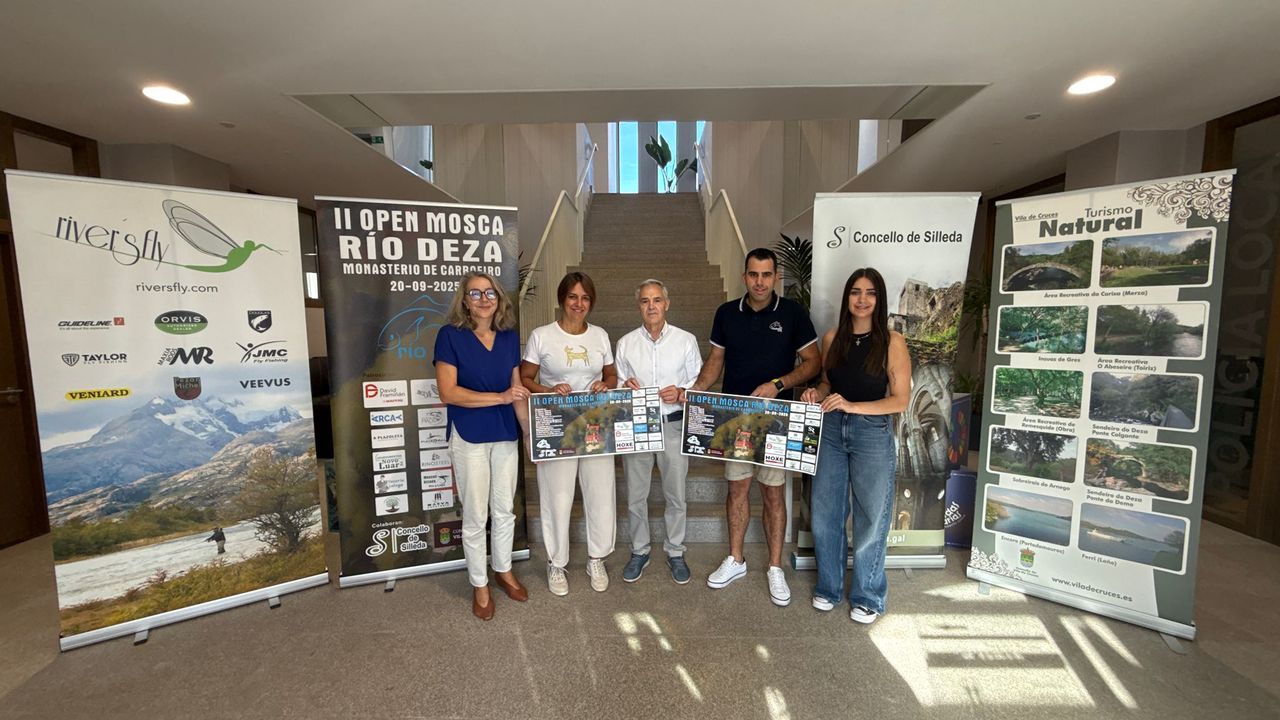 Pescadores de Galicia y Portugal en el Open río Deza en Carboeiro