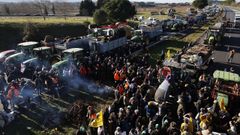 Los ganaderos franceses llevan varios d�as cortando carreteras y autopistas