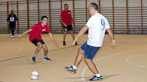 PARTIDO DE F�TBOL ENTRE EL PP Y EL PSOE DE PONTEVEDRA