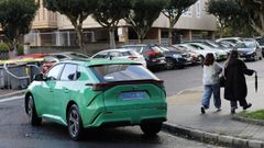 Un VTC circulando por una calle de A Corua