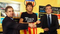 Patxi Salinas, el da de su presentacin con el histrico conjunto cataln.