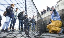 Antonio Pesados realiz� una visita guiada por el muelle para explicar la pesca de la lamprea. 