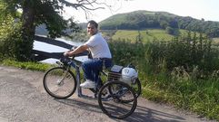 Fernando Cabricano, con un grado de discapacidad del 89%, se desplaza a diario utilizando una bici adaptada en lugar de una silla de ruedas.Fernando Cabricano, con un grado de discapacidad del 89%, se desplaza a diario utilizando una bici adaptada en lugar de una silla de ruedas