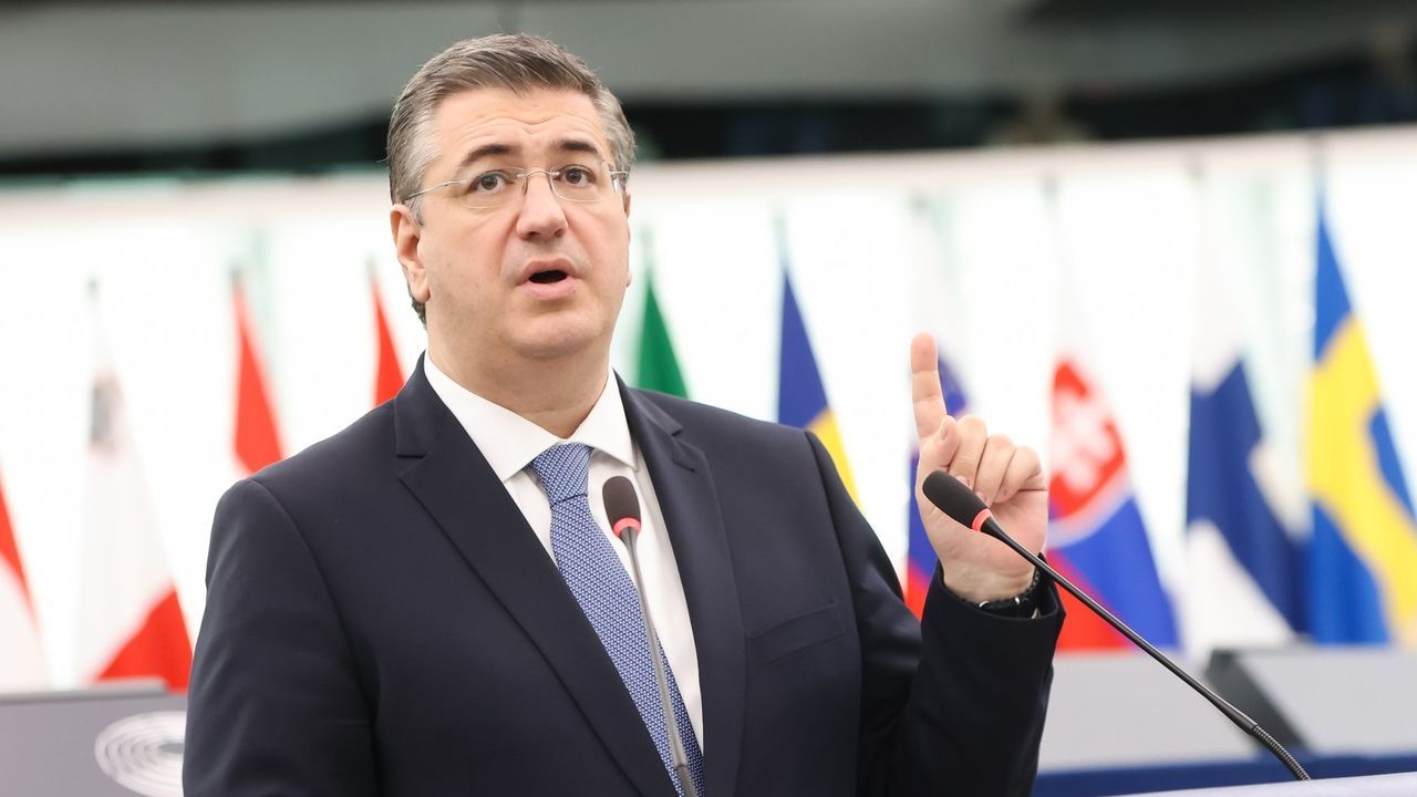 Las aerolíneas descartan cancelaciones de vuelos pero piden comprar billetes cuanto antes