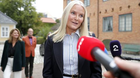 La princesa Mette-Marit habló con los medios en su última aparición pública en Oslo