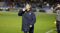El entrenador del Pontevedra C.F., Rub�n Dom�nguez, en el Estadio de Pasar�n