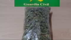 La Guardia Civil incaut� a la acusada 151 gramos de marihuana el 2 de marzo del 2021 en O Barco.