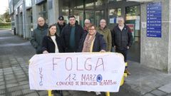 Protesta de los trabajadores de la piscina municipal de Narón