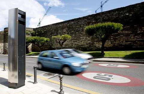 Los populares acusan al gobierno local de endurecer las sanciones por infracciones de tr�fico.