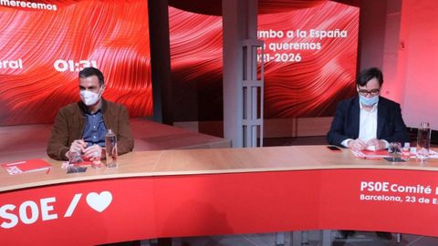 Pedro S�nchez y Salvador Illa, en el Comit� Federal del PSOE para lanzar la candidatura del ministro de Sanidad a la Generalitat