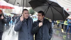 El secretario general de EH Bildu, Arnaldo Otegi, junto al portavoz de los aberzales en el Parlamento Vasco, durante la manifestaci�n en defensa de los presos de ETA celebrada este s�bado en Bilbao.