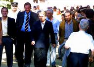 Hern�ndez y Cu��a en la inauguraci�n del segundo tramo del paseo del Ponti�as, en el 2001.