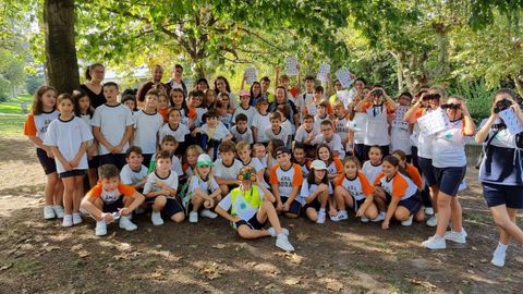 Los ecovigilantes en una de las actividades de localizacin de aves realizadas este curso