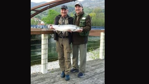 Fernando L�pez y su compa�ero Laureano Tora�o, con el �campanu� 2019