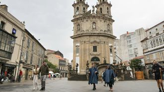 Los chubasqueros vuelven a verse en las calles de Pontevedra