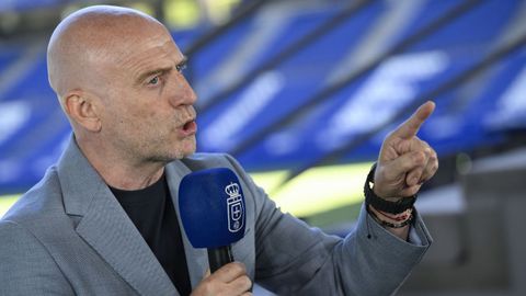 El entrenador del Real Oviedo, Juli�n Calero