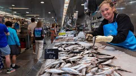 Sardinas en una pescadera de la coruesa plaza de Lugo el 21 de junio, en la antesala del san Xon del 2025