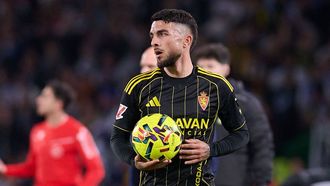 Dani Tasende, con el Real Zaragoza en el partido ante el C&aacute;diz.