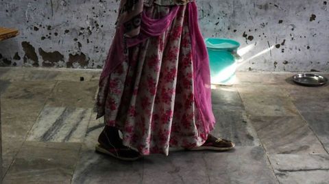 Imagen de archivo de una mujer en la India